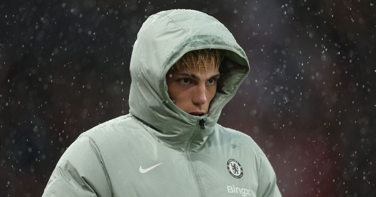 Alejandro Garnacho's retort at ground and 'fan push' as he hits new Man Utd low